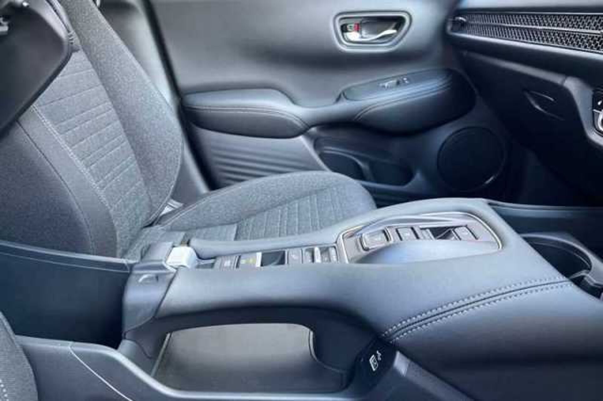 Honda ZR-V e:HEV 2.0 eHEV Elegance 5dr CVT 